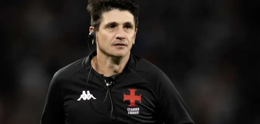 Vasco embala quarta vitória seguida, e auxiliar destaca apoio da torcida