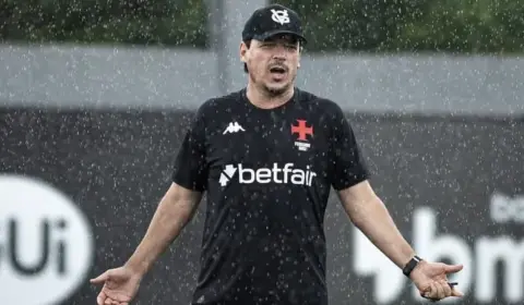 Vasco planeja renovar o contrato de Fernando Diniz