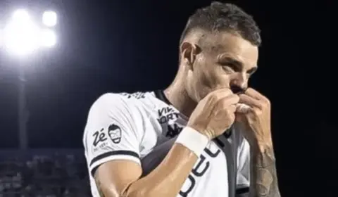 Vegetti celebra gols pelo Vasco e destaca empenho: ‘Entrego meu máximo’
