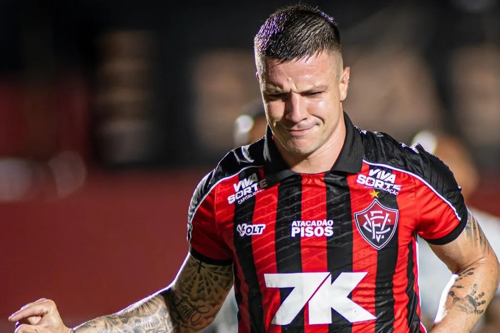 Vitória perde Kayzer e mais dois titulares para enfrentar o Santos (Foto: Victor Ferreira/ECV)