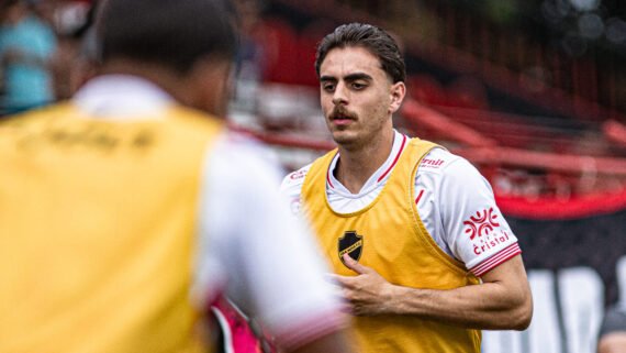 Weverton, zagueiro do Cruzeiro emprestado ao Vila Nova (foto: Roberto Corrêa/Vila Nova F.C)