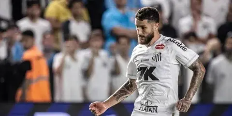 Zé Rafael vira peça-chave do Santos sob comando de Vojvoda
