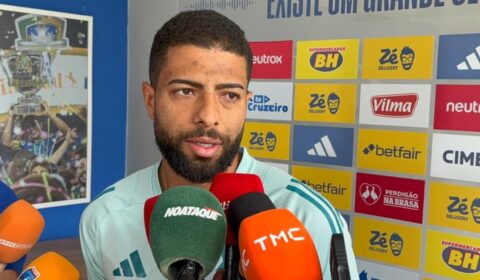 Zagueiro do Cruzeiro não desiste de título, mas é cauteloso ao compartilhar estratégia