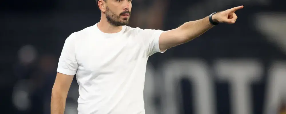 Treinador do Botafogo critica atuação no empate: “Faltou coragem”