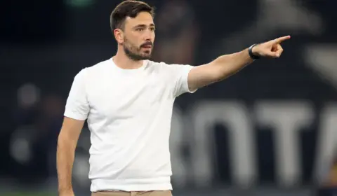 Treinador do Botafogo critica atuação no empate: “Faltou coragem”