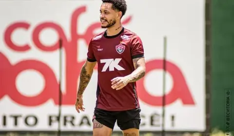 Meia do Vitória lamenta derrota: “Dói demais”