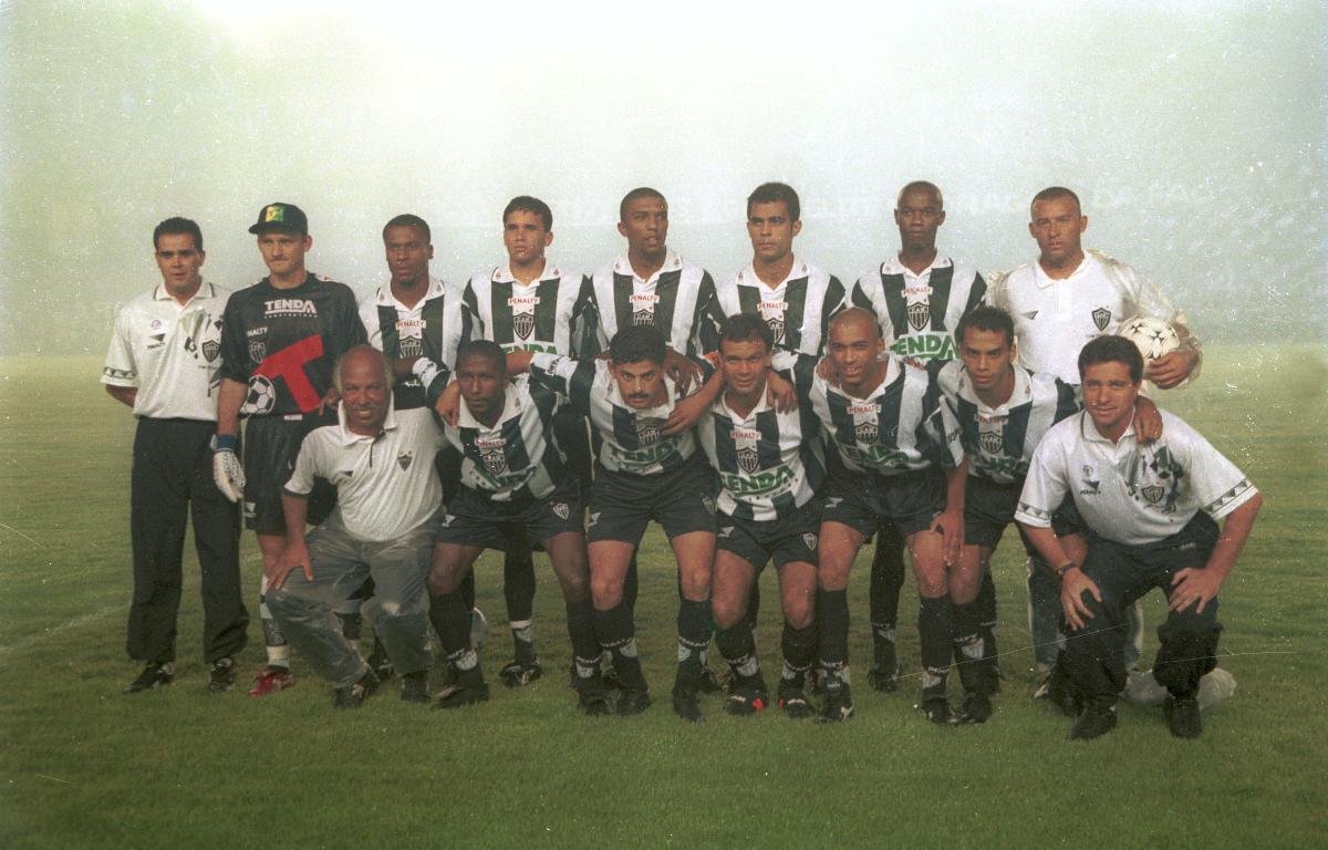 Time do Atlético na final da Conmebol de 1997 - (foto: Paulo Filgueiras)