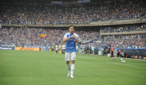 Cruzeiro bate Vitória com gols de Kaio Jorge e pressiona Palmeiras e Fla no Brasileiro