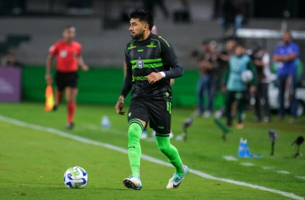 Marcelino Moreno em ação pelo Coritiba - (foto: Gabriel Thá / Coritiba)