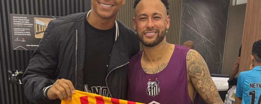 Após divergência, Deyverson se declara a Neymar, que reage