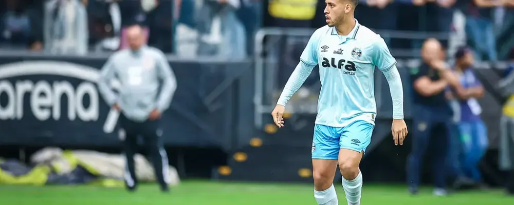 Zagueiro do Grêmio minimiza derrota: “Corinthians joga bem”