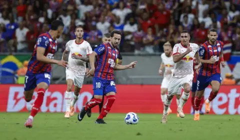 Meia do Bahia celebra retorno aos gramados: “Não tinha volta melhor”