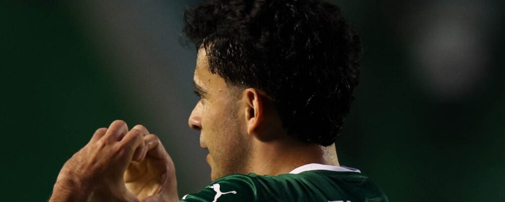 Ex-Cruzeiro marca, Palmeiras bate Juventude e volta à liderança da Série A