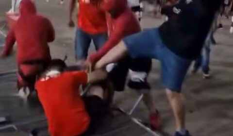 Torcedor de gigante da Série A leva chute no rosto em briga no estádio