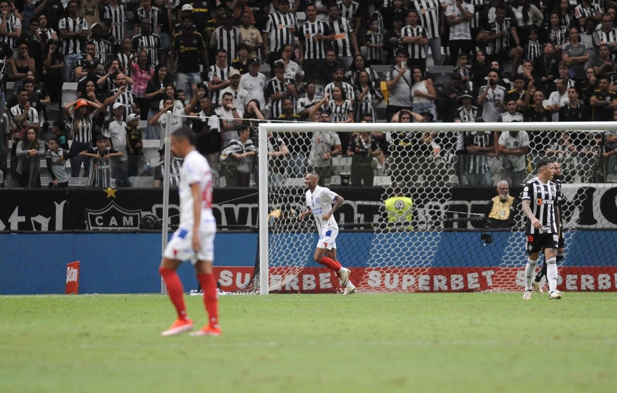 Ademir comemora gol contra o Atlético na Arena MRV - (foto: Alexandre Guzanshe/EM/D.A. Press)