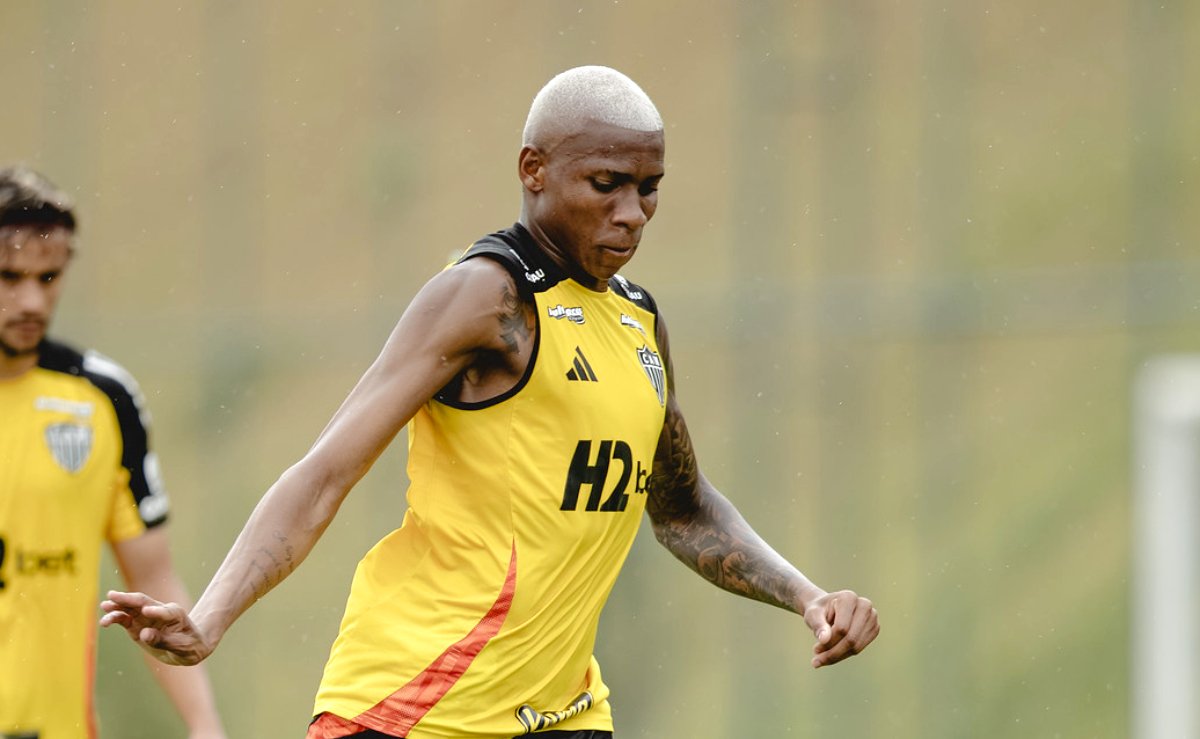 Patrick, volante do Atlético, durante treinamento na Cidade do Galo (31/10) - (foto: Pedro Souza/Atlético)