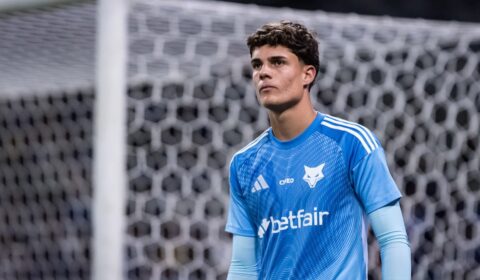 Cruzeiro amplia contrato de goleiro promessa da base até 2030