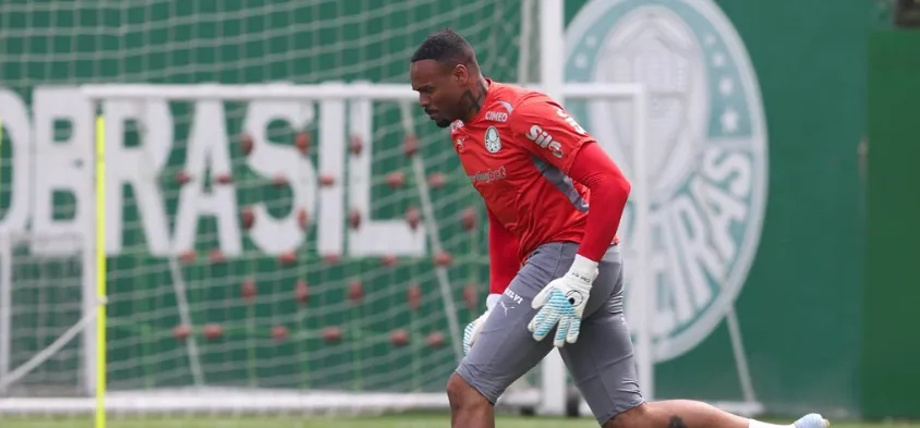 Palmeiras tem disputa quente no gol e torcida se divide entre Weverton e Carlos Miguel