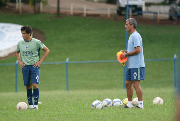 Norberto em treino preparatório do Cruzeiro para a Copa São Paulo de 2009 - (foto: Emmanuel Pinheiro/EM/D.A Press) Norberto em treino preparatório do Cruzeiro para a Copa São Paulo de 2009 - (foto: Emmanuel Pinheiro/EM/D.A Press)