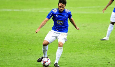 Ex-lateral realizou sonho no Cruzeiro e se frustrou na Série B: ‘Problemas extracampo’