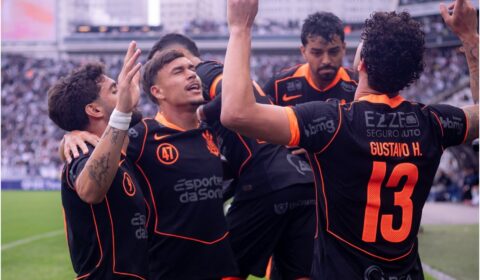 Destaque nos últimos jogos, titular do Corinthians espera por renovação