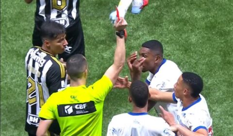 Árbitro explica expulsão em Atlético x Bahia e ‘ausência’ de vermelho para Alonso