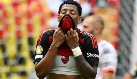 Plata responde xingamentos de influencer flamenguista: ‘Mentalmente estou mal’