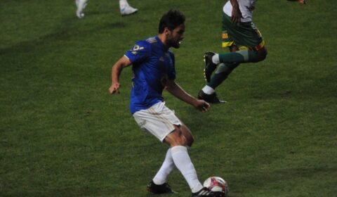 Ex-Cruzeiro desabafa sobre burnout e crise de ansiedade: ‘O meu coração acelerou, eu não conseguia respirar”