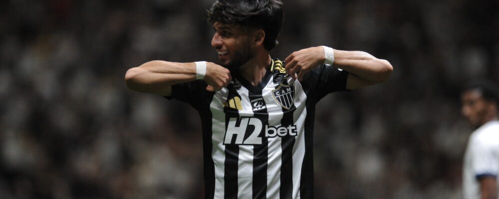 Comentarista da Globo exalta Biel, do Atlético: ‘Muito bom jogador’