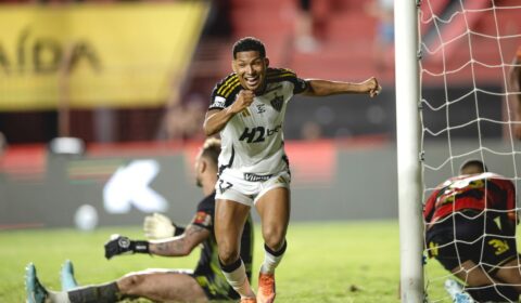 Rony se redime com gols pelo Atlético e deixa recado a companheiros e Sampaoli
