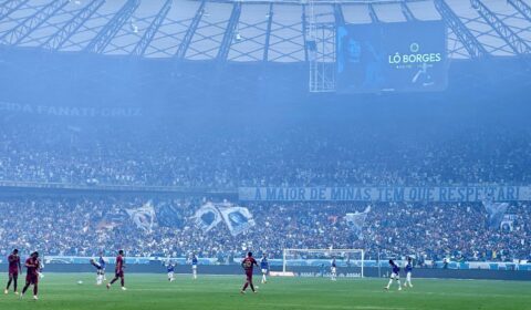 Cruzeiro x Fluminense: um minuto de silêncio é homenagem a quem?