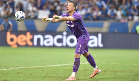 Destaque do Fluminense, Fábio cita dificuldade de enfrentar o Cruzeiro: ‘Torcida incentiva’