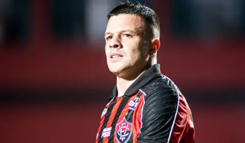 Atacante do Vitória analisa empate: “Temos que valorizar”