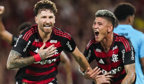 Flamengo leva susto no fim, mas vence Santos e segue na cola do Palmeiras