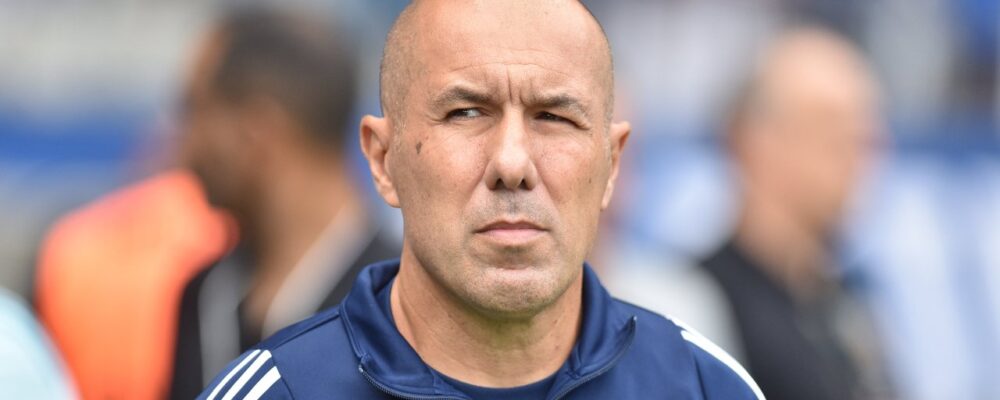Jardim critica árbitro de Cruzeiro x Fluminense: ‘Fechou os olhos no segundo tempo’