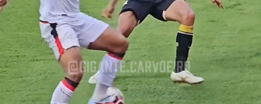 Meia emprestado pelo Atlético aplica caneta desconcertante pela Série B; assista