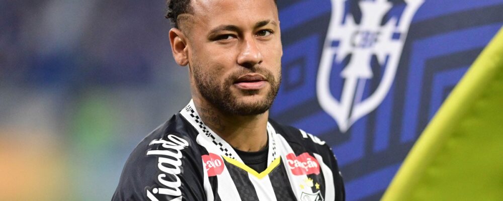 Neymar reage a inédita conquista de ex-jogador do Cruzeiro, aos 40 anos