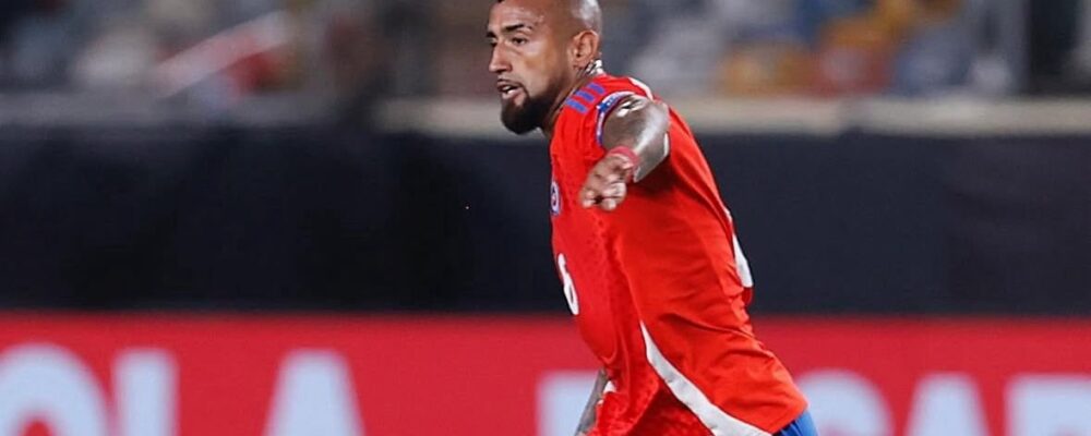 Filhos de ex-jogador do Flamengo e seleção sofrem grave acidente de carro