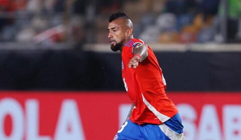 Filhos de ex-jogador do Flamengo e seleção sofrem grave acidente de carro