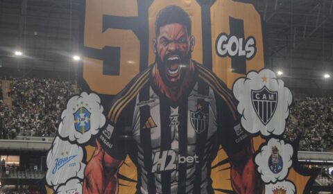 Hulk recebe nova homenagem do Atlético com mosaico, show de luzes, fogos e mais; vídeo