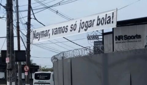 Faixa com crítica a Neymar é colocada em frente ao CT do Santos