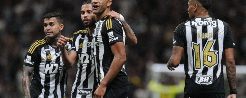 Zagueiro do Atlético tem mais gols que nove meias e atacantes do clube na carreira