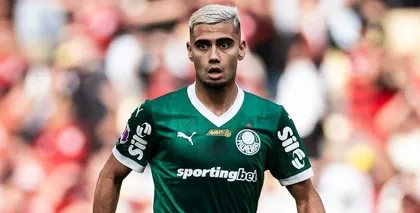 Árbitro revela motivo de expulsão de Andreas Pereira em Palmeiras x Vitória