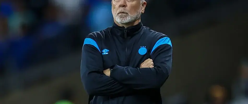 Técnico do Grêmio isenta elenco por derrota: “Não vou transferir responsabilidade”