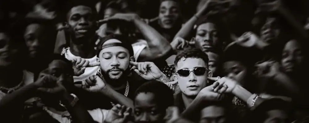 Memphis Depay celebra certificado de ouro após gravação com MC Hariel