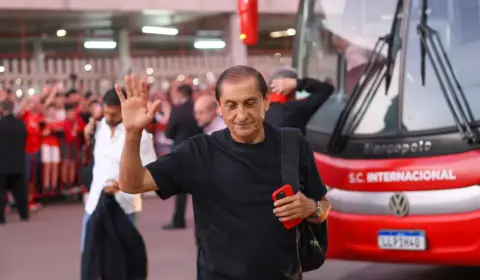 Internacional acerta saída de Ramón Díaz após goleada para o Vasco