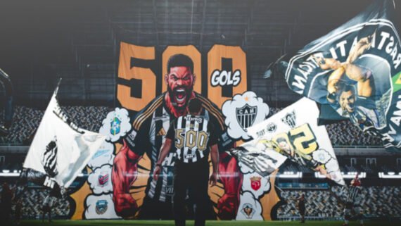 Hulk recebeu homenagem do Atlético na Arena MRV (foto: Pedro Souza/Atlético)