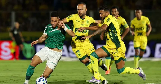 Palmeiras ainda é favorito, mas vê Flamengo dobrar chances de título do Brasileirão