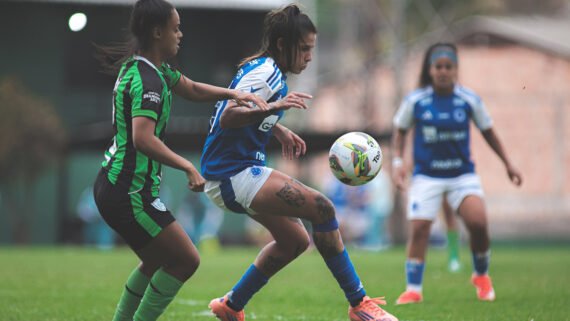 América e Cruzeiro empataram por 2 a 2 na primeira fase do Mineiro Feminino (foto: Gustavo Martins/ Cruzeiro)