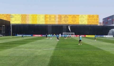 Apenas um jogador do Flamengo não vai a campo no último treino antes da final da Libertadores